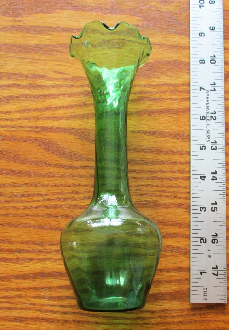 Vintage Glass Blown Emerald Green Vase. 11A