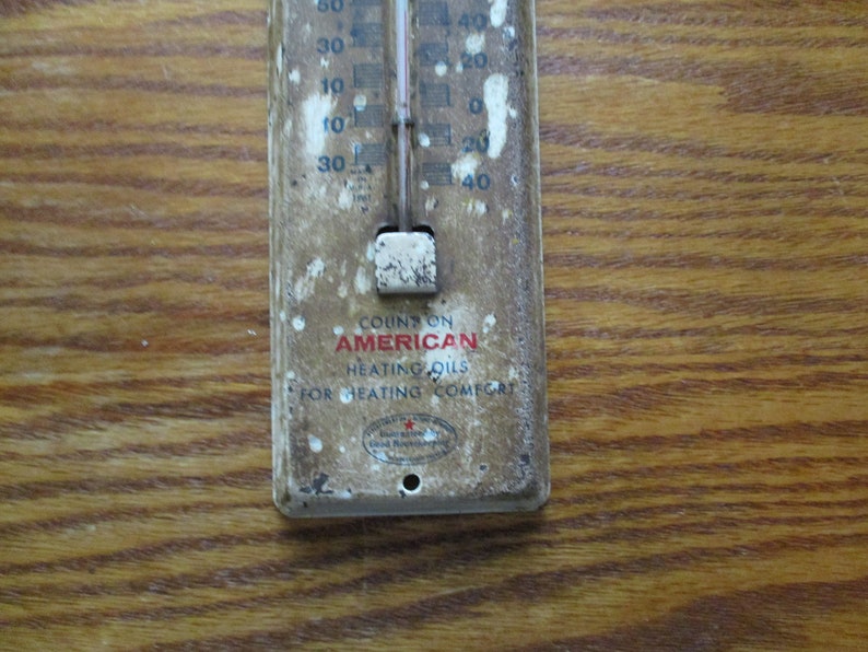 Made in U.S.A FREE shipping!! Vintage Standard American Heating Oils with Sta Clean 11-12 thermometer 1961- in poor to fair condition