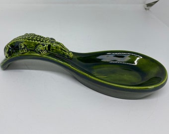 Leaf Green Alligator Spoon Rest Ceramic Handmade