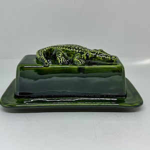 Leaf  Green Alligator Butter Dish with Lid, Handmade Ceramic