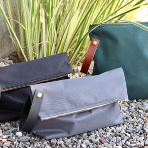 canvas pouch, envelope pouch, handbag, poutch bag, zip clutch, travel kit, minimalist hand bag, zip pouch image 2