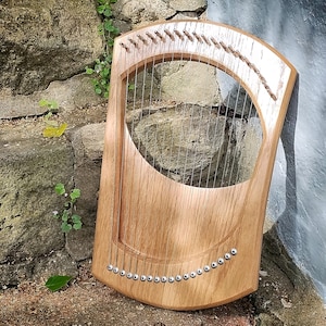 19 String Lyre - Ancient Oak