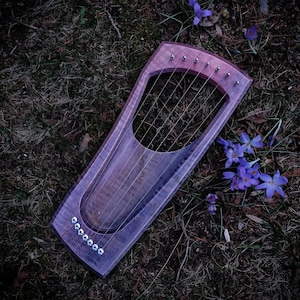 Amethyst Prism Lyre - Asymmetric Pentatonic 7 String - Curly Maple
