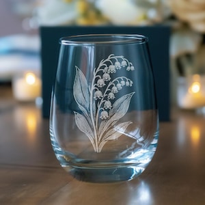 Verres au muguet | Articles de bar floraux gravés au laser, cadeau gravé pour les amateurs de jardin et décoration d'intérieur élégante