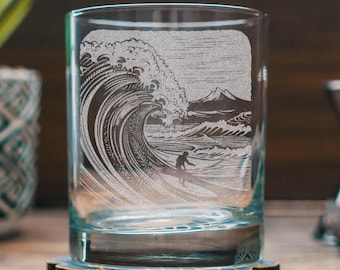 Lunettes de scène de surf | Verres à bière, whisky, vin et cocktail personnalisés gravés à l&#39;acide. Cadeau style de vie Beach Coast, ambiance estivale tropicale.