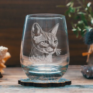 Chausie Customizable Cat Glasses | Your Cat's Name Personalized engraved glassware for beer, whiskey, wine & drinks. Pet gift.