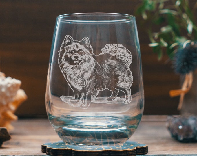 Pomeranian Customizable Dog Glasses | Your Dog's Name Personalized engraved glassware for beer, whiskey, wine & drinks. Pet lover owner gift