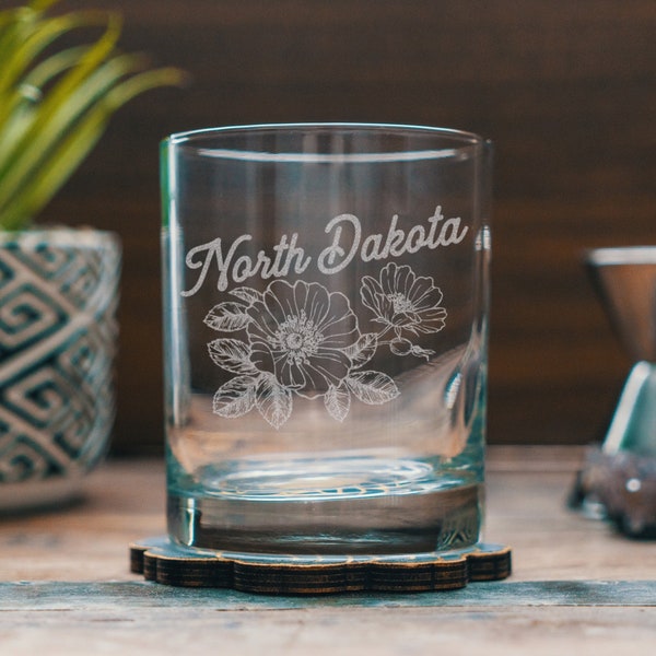 North Dakota State Engraved Glasses | Personalized landscape etched glassware for beer, whiskey, wine and cocktails. Home decor & gift.
