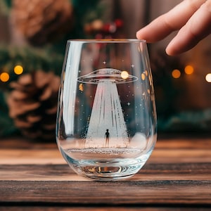 UFO Alien Glasses | Extraterrestrial Themed Personalized Whiskey, Wine & Beer Glassware, Sci-Fi Drinkware, Outer Space Enthusiasts Gift