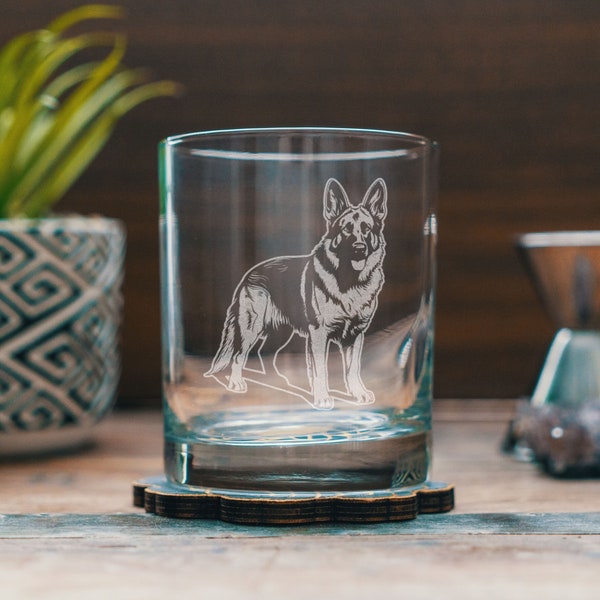 German Shepherd Customizable Dog Glasses | Your Dog's Name Personalized engraved glassware for beer, whiskey, wine & drinks. Pet owner gift.