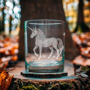 Einhorngläser | Lasergeätzte, mythische Baraccessoires, graviertes Geschenk für Fantasy-Fans und verspielte Wohnaccessoires