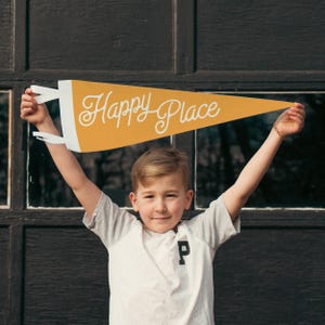 Find Your Happy Place: Filz-Wimpel für Fröhliche Dekoration. Bringen Sie Freude in jeden Raum mit diesem lebendigen Akzent, Vintage Home Accent Art Geschenk.