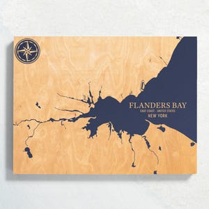 Flanders Bay, New York Karte | "Graviertes Holz Küstenkarte Wand Kunst Zeichen, Strand Wohnkultur nautischen Druck, einzigartiges personalisiertes Geschenk für die Familie