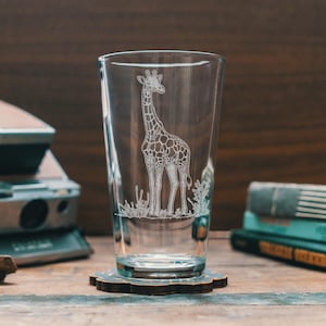 Giraffe Glasses | Personalized Safari Whiskey, Wine & Beer Etched Glassware Gift, African Wildlife Themed Drinkware, Memorable Trip Gift.