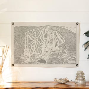 Mount Snow Vermont bergkaart vilten posterbanner | Vintage ski snowboard berg kunst aan de muur cadeau. Vlagwimpel als woondecoratie. Handgemaakt in de VS afbeelding 3