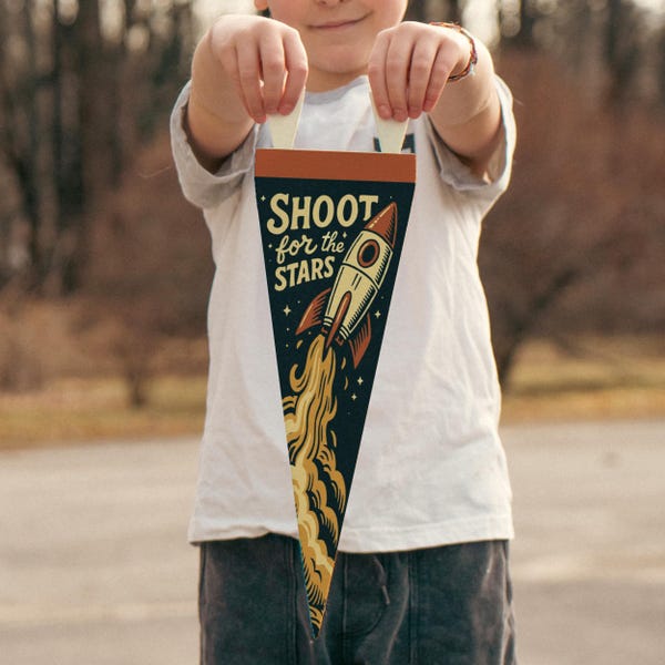 Shoot for the Stars vilten wimpel | Ruimtethema kinderkamer wanddecoratie, inspirerende kinderkamerbanner, handgemaakt bord speelkamer, motiverend cadeau