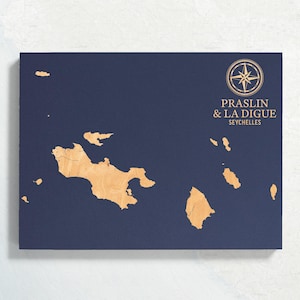Carte de Praslin et La Digue, Seychelles | Enseigne d'art mural en bois gravé avec carte côtière, impression de décoration de plage, cadeau de famille personnalisé unique