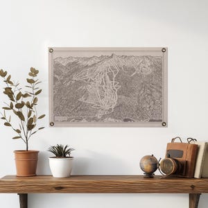 Revel Stoke BC Mountain Map en feutre d'affiche | cadeau d'art mural montagne ski snowboard vintage. Décoration d'intérieur fanion drapeau. Fait main aux États-Unis