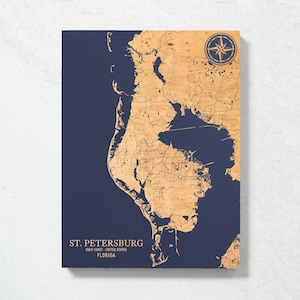 Kaart van St. Petersburg (Florida) | Gegraveerd houten kustmuurkunstbord, strandhuisdecor nautische print, uniek gepersonaliseerd familiecadeau