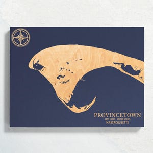 Provinztown, Massachusetts Karte | "Graviertes Holz Küstenkarte Wand Kunst Schild, Strandhaus Wohnkultur Wasserdruck, einzigartiges personalisiertes Geschenk."
