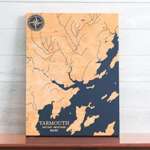 Yarmouth Karte | "Graviertes Holz Küsten Karte Wand Kunst Zeichen, Strand Haus Wohnkultur Nautisches Leben Druck, Einzigartiges personalisiertes Familien Geschenk."