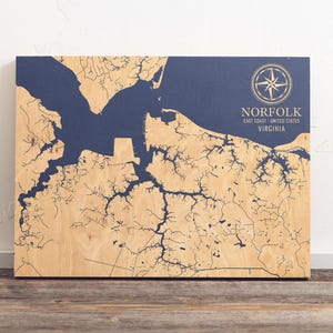 Norfolk, Virginia Karte | "Graviertes Holz Küsten Karte Wand Kunst Zeichen, Strand Wohnkultur Nautisches Leben Druck, Einzigartiges personalisiertes Familien Geschenk."