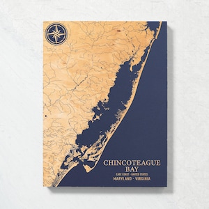 Chincoteague Bay, Maryland Virginia Karte | "Graviertes hölzernes Küstenkarten-Wand-Kunst-Schild, Strand-Druck, maritimes Geschenk, Geschenk ""Küste""."