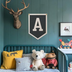 Bandera de campamento de fieltro con iniciales personalizadas/banderín infantil para colgar en la pared, decoración personalizada para habitación infantil, regalo para habitación infantil, banderín clásico de fieltro