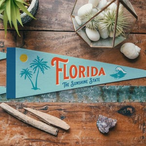 Banderín de fieltro de Florida / Póster de la bandera del Estado del Sol. Banderín de tipografía vintage para decoración del hogar. Hecho a mano en EE. UU.