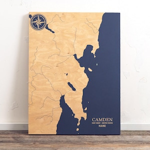 Camden, Maine Karte | "Graviertes Holz Küsten Karte Wand Kunst Zeichen, Strand Haus Wohnkultur Nautisches Leben Druck, Einzigartiges personalisiertes Familien Geschenk."