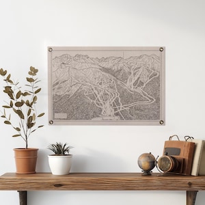Affiche en feutre de carte des montagnes de l'Alberta de Lake Louise | cadeau d'art mural montagne ski snowboard vintage. Décoration d'intérieur fanion drapeau. Fait main aux États-Unis