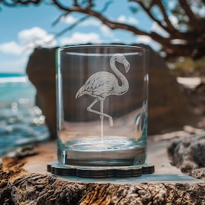Flamingobril | Gepersonaliseerde gegraveerd bier, cocktail, whisky, wijnglaswerk. Tropisch strandcadeau. Woondecoratie voor woonaccessoires aan de kust.
