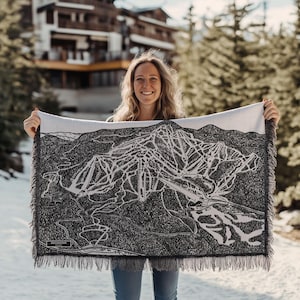 Carte des pistes de ski de Killington Mountain, Vermont | Cette couverture douillette et douce est un excellent cadeau de décoration de cabine pour les skieurs et les planchistes