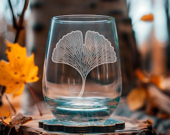 Vasos con diseño de hoja de ginkgo / Diseño botánico grabado con láser / Artículos de bar inspirados en la naturaleza. Regalo ideal para amantes de la jardinería y las plantas.