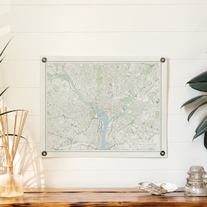 Vilten posterbanner kaart van Washington DC | Vintage geïnspireerd designcadeau. Klassiek kunstwimpel voor stadsplattegrond. Handgemaakt in de VS
