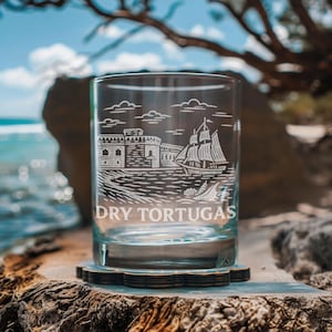 Cristalería Dry Tortugas Florida / Cristalería de viaje grabada con láser, escena costera grabada, regalo para amantes de los parques nacionales