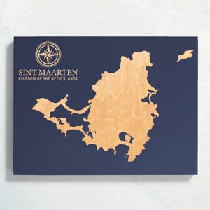 Saint-Martin : carte | Enseigne d'art mural en bois gravé, carte côtière, maison de plage, impression d'île nautique, cadeau de famille personnalisé unique