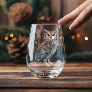 Great Horned Owl Glasses | Personalized Safari Whiskey, Wine & Beer Etched Glassware Gift, Woodland Wildlife Drinkware, Nature Lover Gift.
