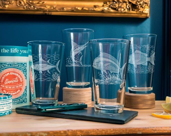 Saltwater Fish Set Glass Set | Laser Etched Coastal Barware, Engraved Gift for Anglers & Nautical Home Decor