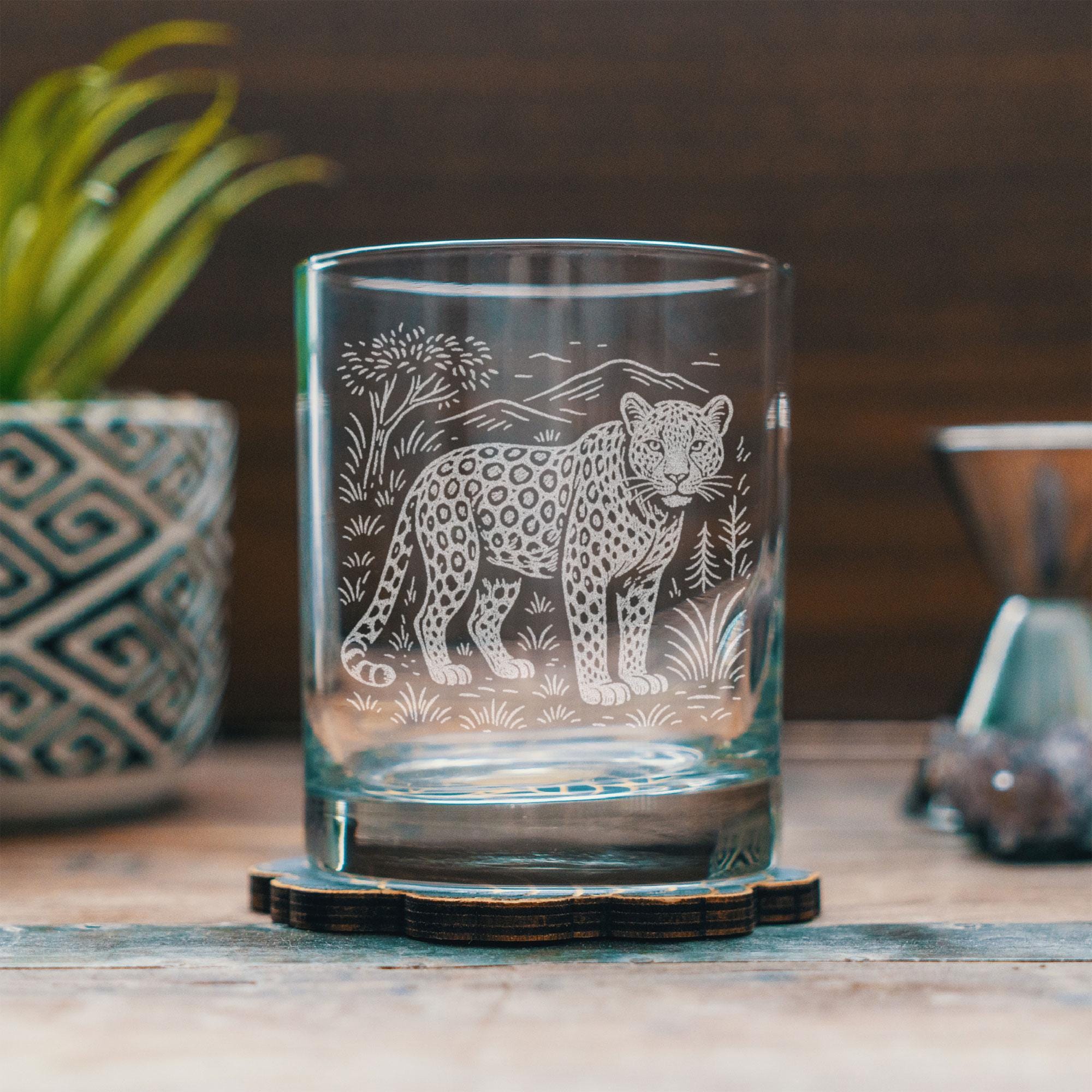 ヒョウ柄グラス | レーザーエッチング加工の野生動物バーウェア。動物