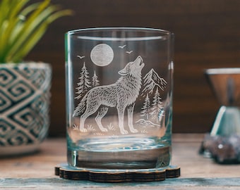 Wolfbril | Gepersonaliseerde whisky-, wijn- en bierglaswerk met wildthema, drinkgerei volle maan huilende wolf, bosdiercadeau