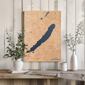 Lake McDonald Montana / Decorazione per la casa con mappa personalizzata del lago, regalo personalizzato per casa sul lago, regalo per campeggio di nozze per anniversario, arte murale in legno incisa