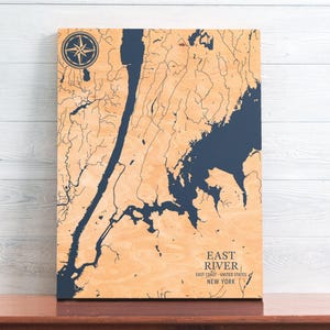 Mappa di East River, New York / Carta costiera incisa su legno, decorazione da parete per casa al mare, stampa nautica, regalo unico e personalizzato per la famiglia.
