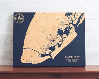 Cape May, New Jersey / Targa da parete in legno con carta costiera incisa, decorazione per la casa sulla spiaggia, stampa nautica, regalo personalizzato unico per la famiglia