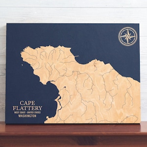 Kaart Cape Flattery, Washington | Gegraveerde houten kustkaart kunst aan de muur, decor strandhuisdecoratie nautische print, uniek gepersonaliseerd familiecadeau
