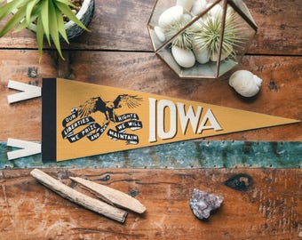 Iowa Filz Wimpel | Freiheiten und Rechte Zustand Banner Plakat. Vintage Typografie Adler Flagge Wimpeldeko. USA-Handgemacht