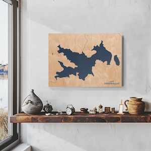 Lake Arrowhead California / Decorazione per la casa con mappa personalizzata del lago, regalo personalizzato per casa sul lago, regalo per campeggio di nozze per anniversario, arte murale in legno incisa