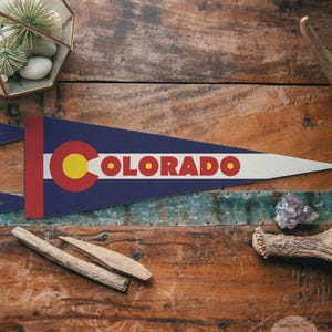 Colorado vilten wimpel | Vintage Rocky Mountain-huisdecoratie. Centennial staatssouvenir kunst aan de muur. Uniek Colorado-avonturencadeau. Handgemaakt in de VS