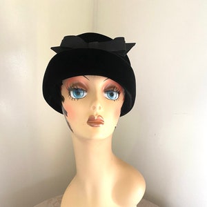 Vintage Black Velvet Cloche Hat by Fisk - Etsy