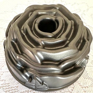 Nordic Ware Rose Flower Petal Bundt Cake Pan, Made in USA image 1